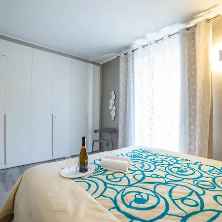 Loving - Eine Hochmoderne Drei-zimmer-wohnung Am By Interhome شقة ألاسيو